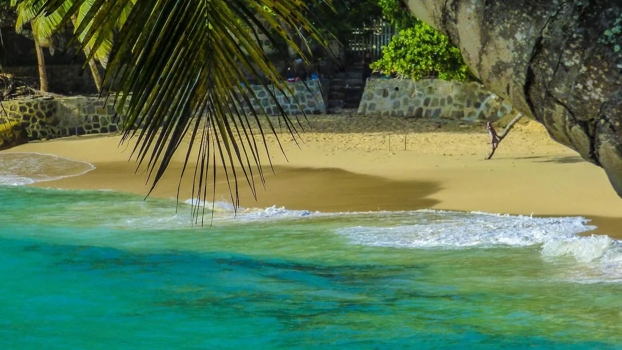 Mouggae Blues Villas Beau Vallon