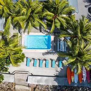 Le Nautique Beachfront Apartment