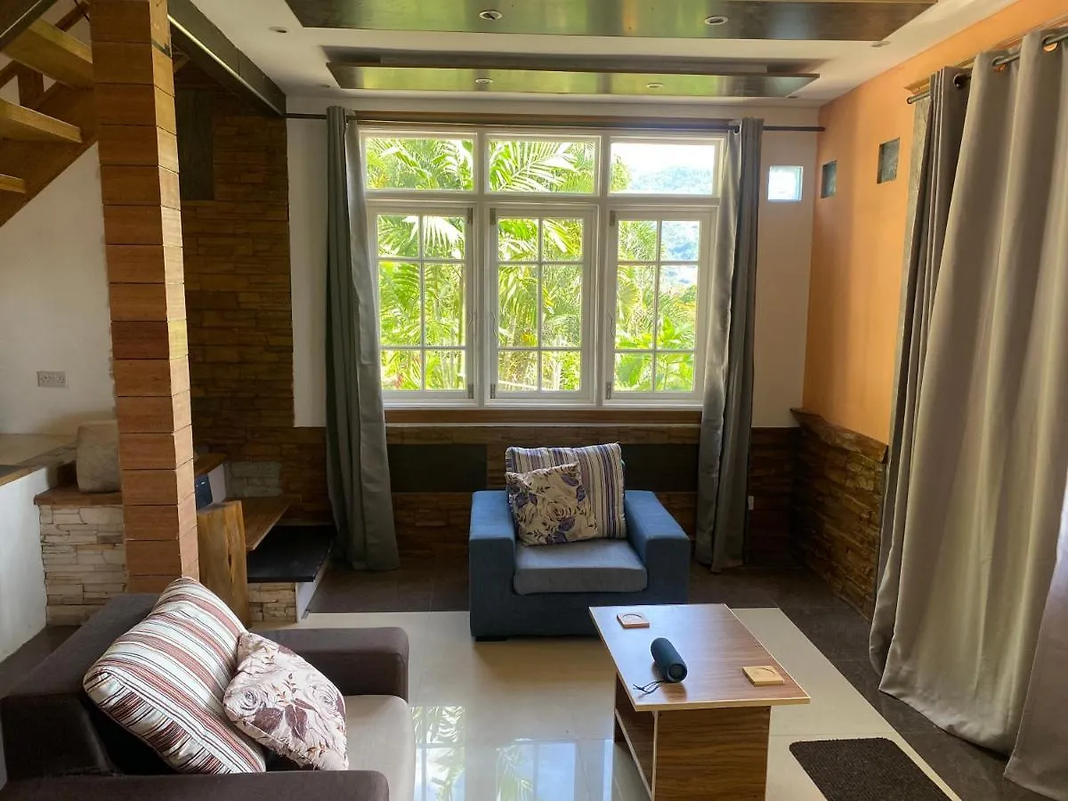 Mouggae Blues Villas Beau Vallon